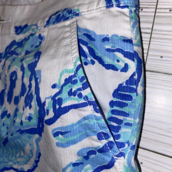 Lilly Pulitzer Buttercup Scalloped Short 00 - Picture 5 of 8